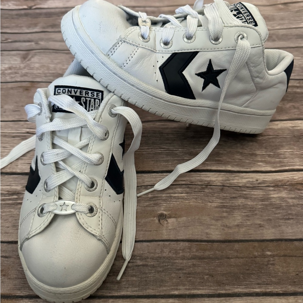 Converse Leather Sneaker - Size 7